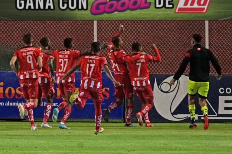 Técnico Universitario suma 3era. Triunfo frente a Orense