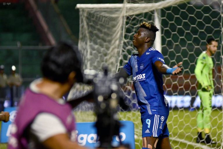 Emelec se recupera del clásico gana al Deportivo cuenca