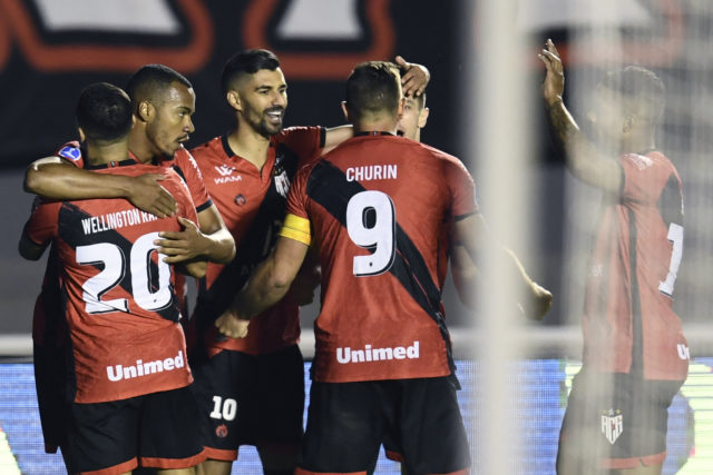 Goianiense derrota a Sao Paulo por las semifinales