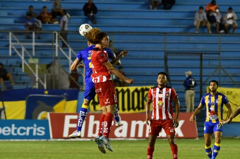 Técnico Universitario suma otro punto de Visitante