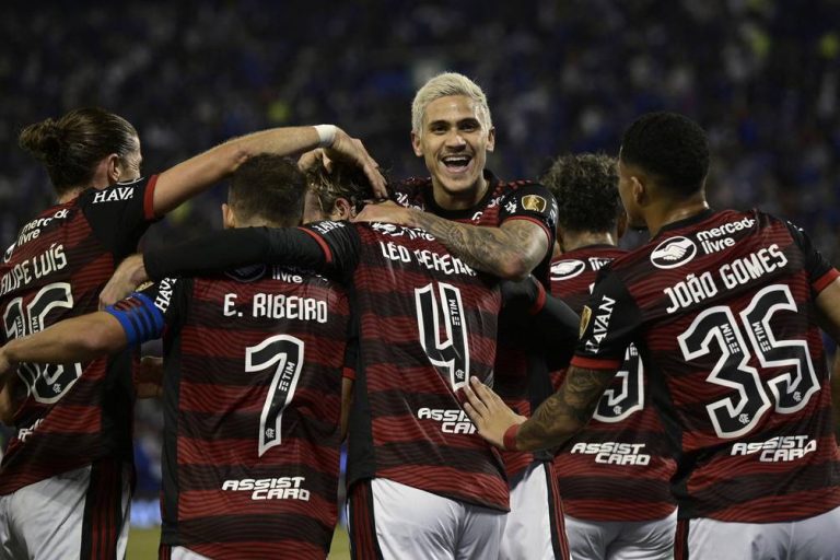 Flamengo aplasto a Velez Sarfields en Argentina