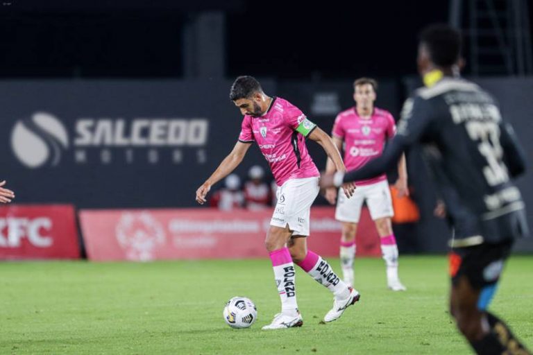 Técnico Universitario frena al Independiente del Valle