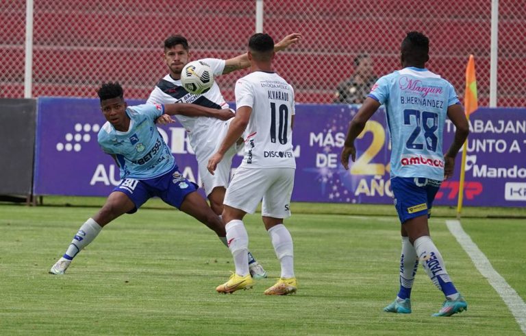 Liga de Quito golea a macara y se despide