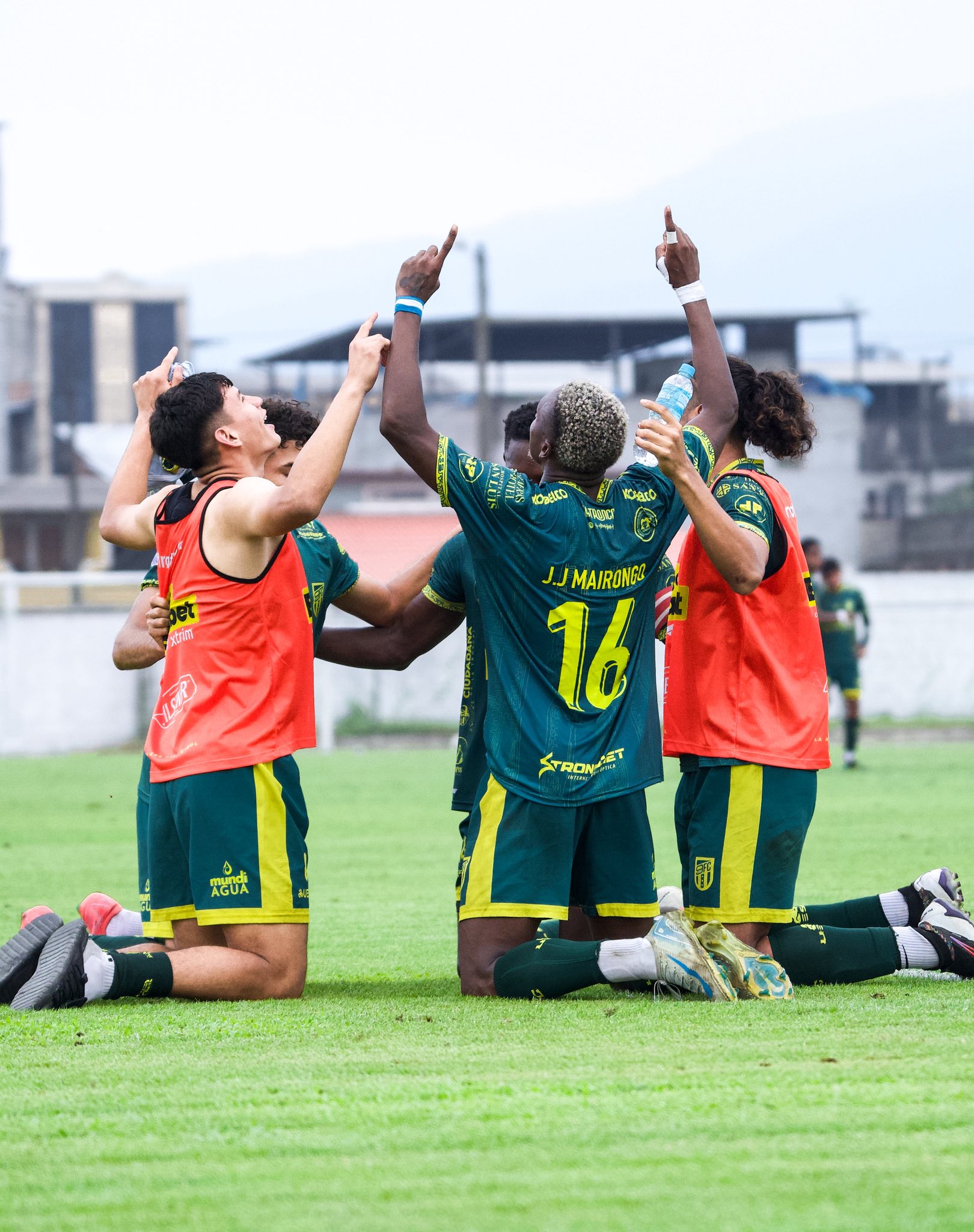 9 de Octubre VS Gualaceo 1era. Fecha Exagonal 2025 Serie B 4