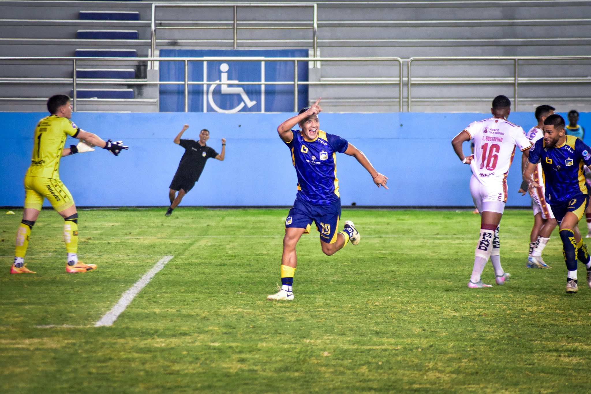Delfín VS D. Cuenca 3era. Fecha Exagonal 2 Liga Pro 6