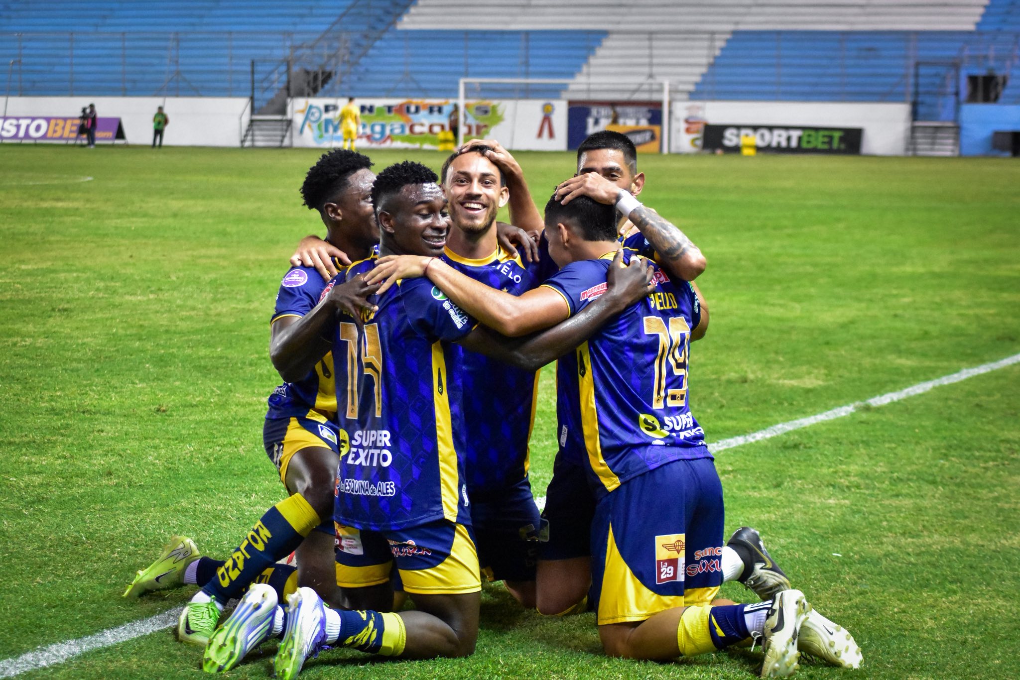 Delfín VS D. Cuenca 3era. Fecha Exagonal 2 Liga Pro 8