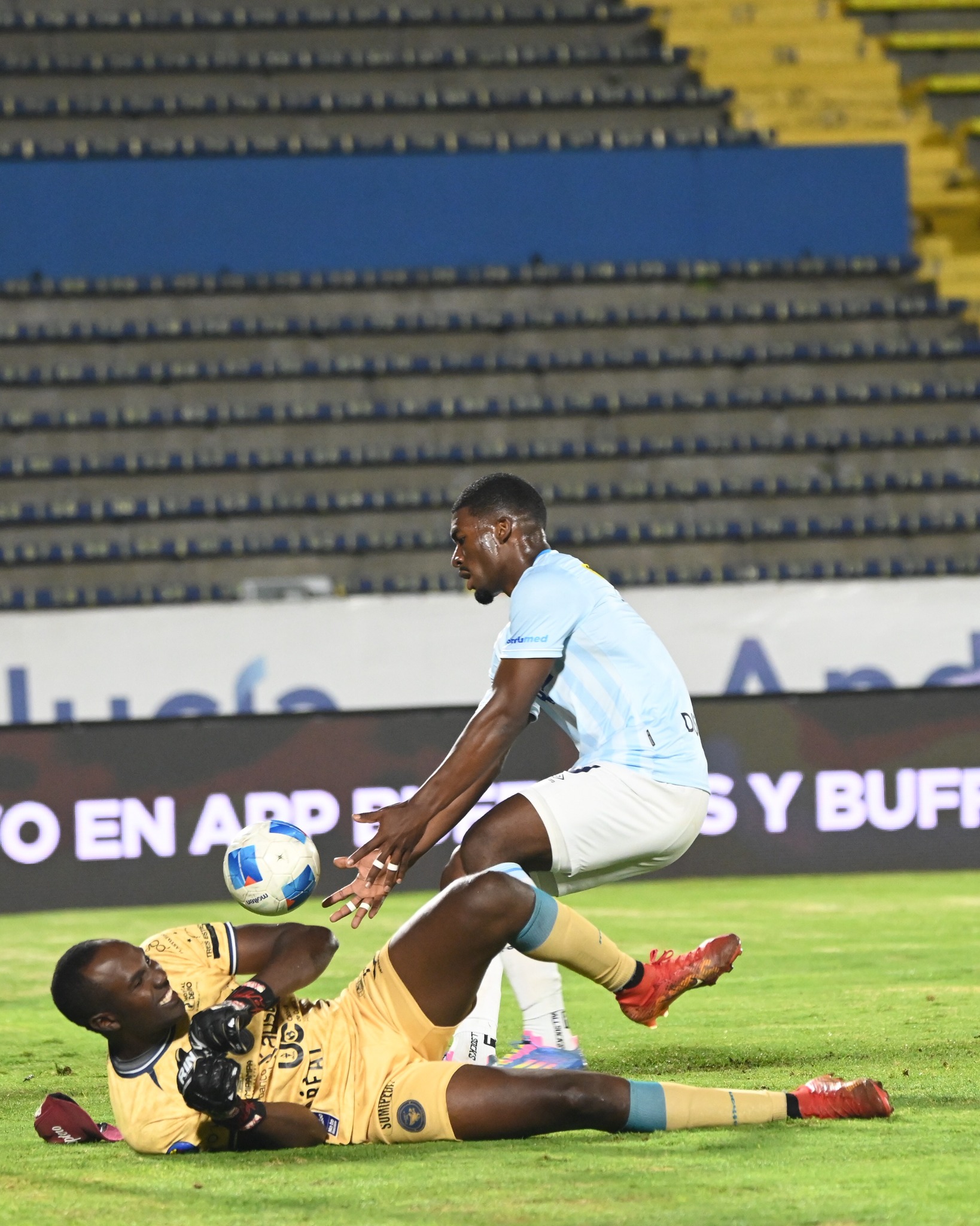 U. Catolica VS Orense 7ma. Fecha Exagonal 1 Liga Pro 4