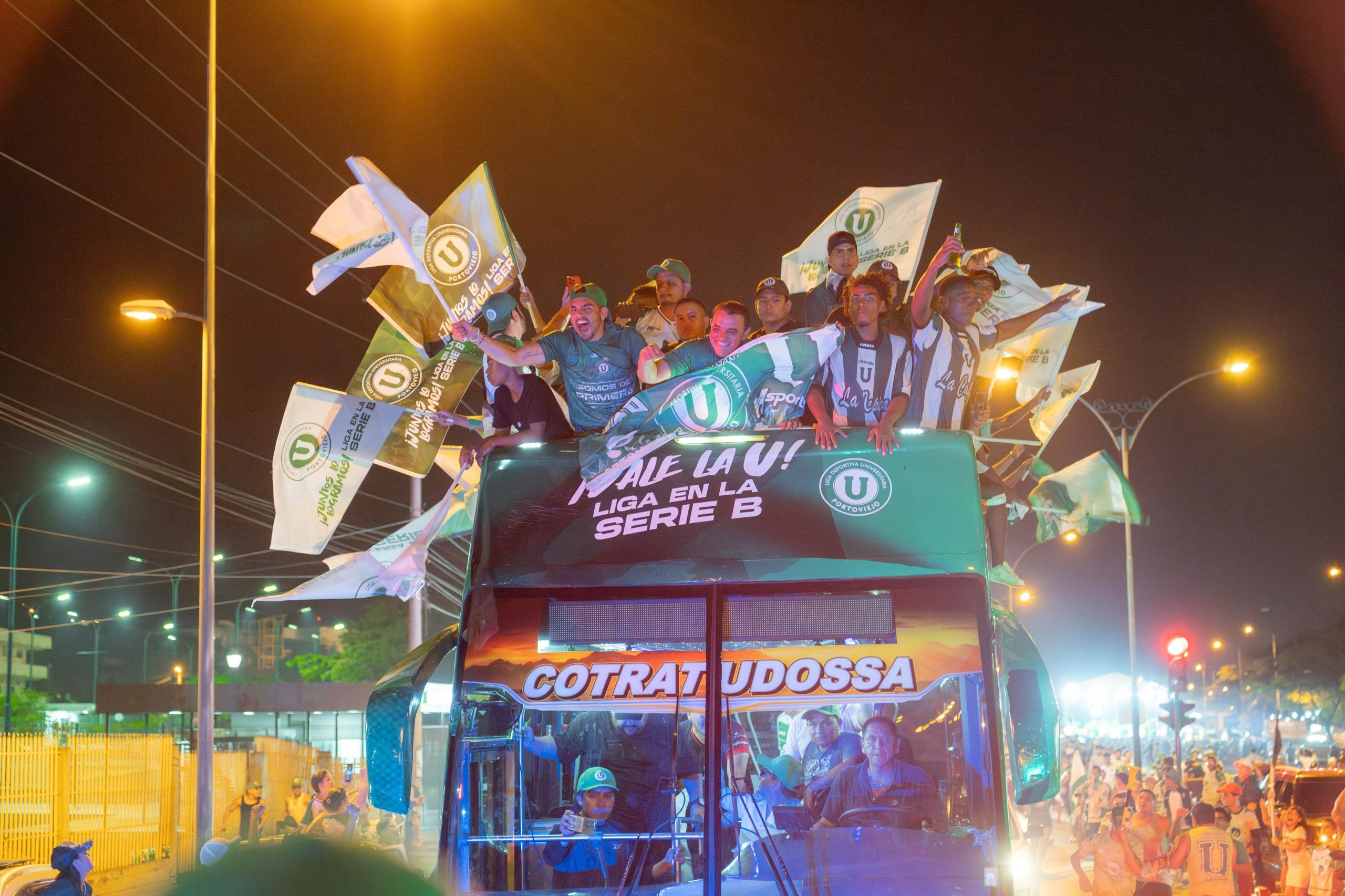 Caravana del Campeón Liga Portoviejo 16