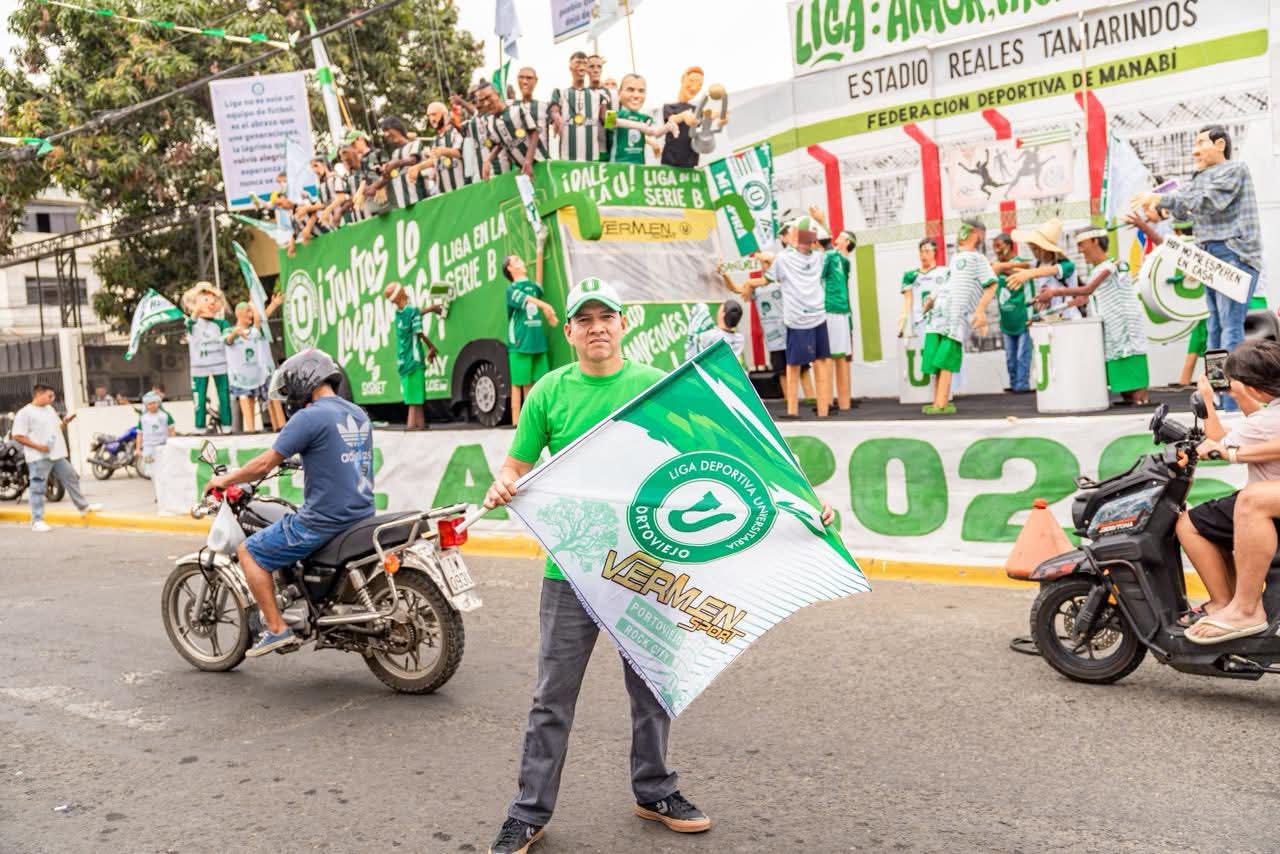 Caravana del Campeòn Portoviejo 13