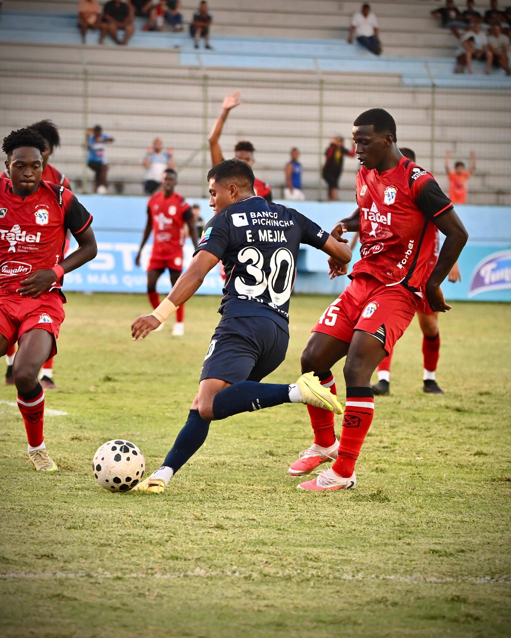 Manta VS U. Catolica 11va. Fecha Liga Pro Ecuador 4