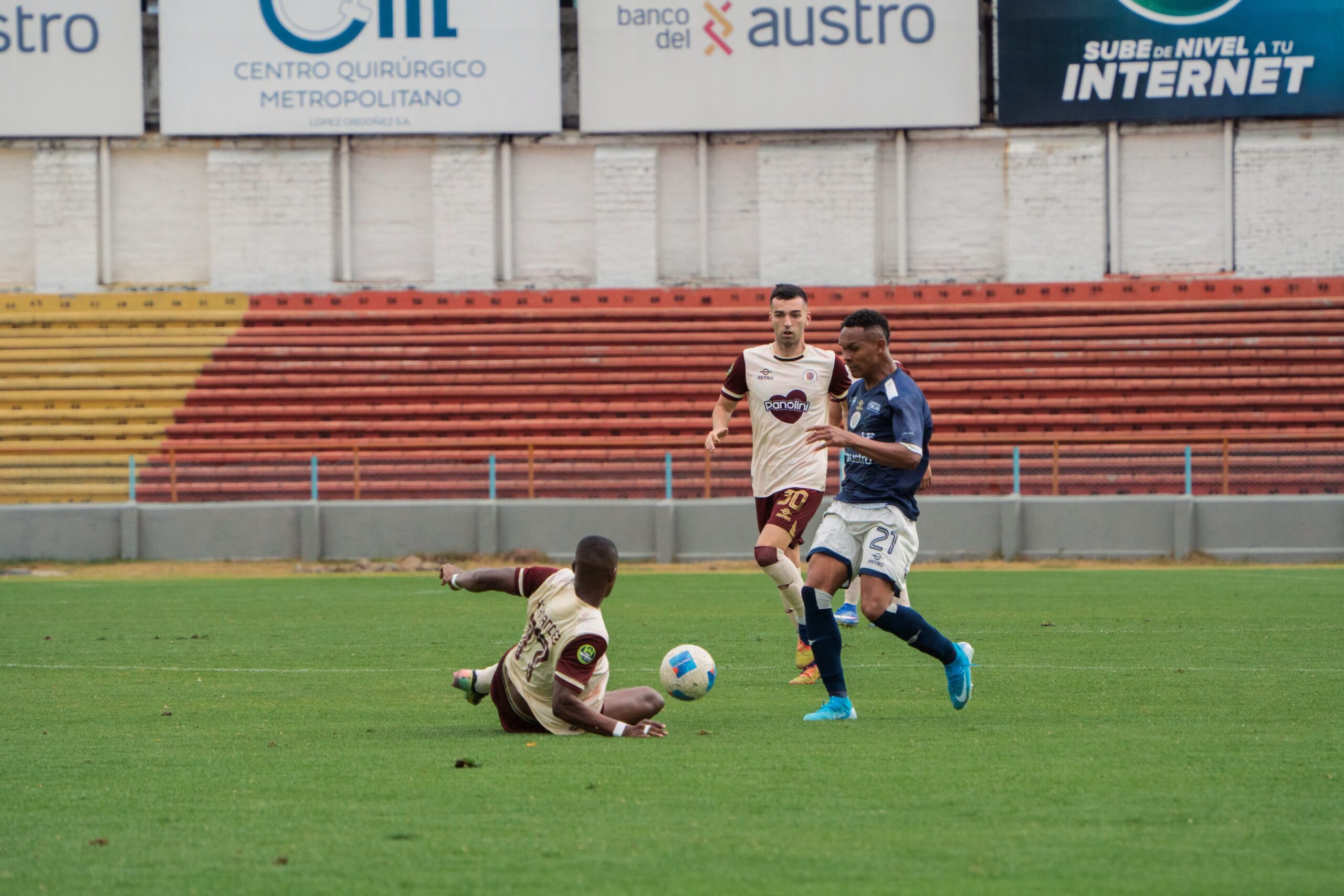 Cuenca Junior VS VinoTinto Serie B ecuador 1